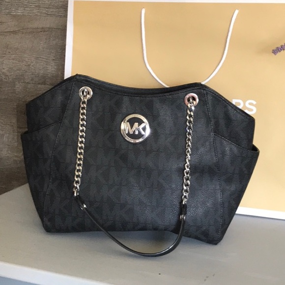 Michael Kors Handbags - Michael Kors Bag